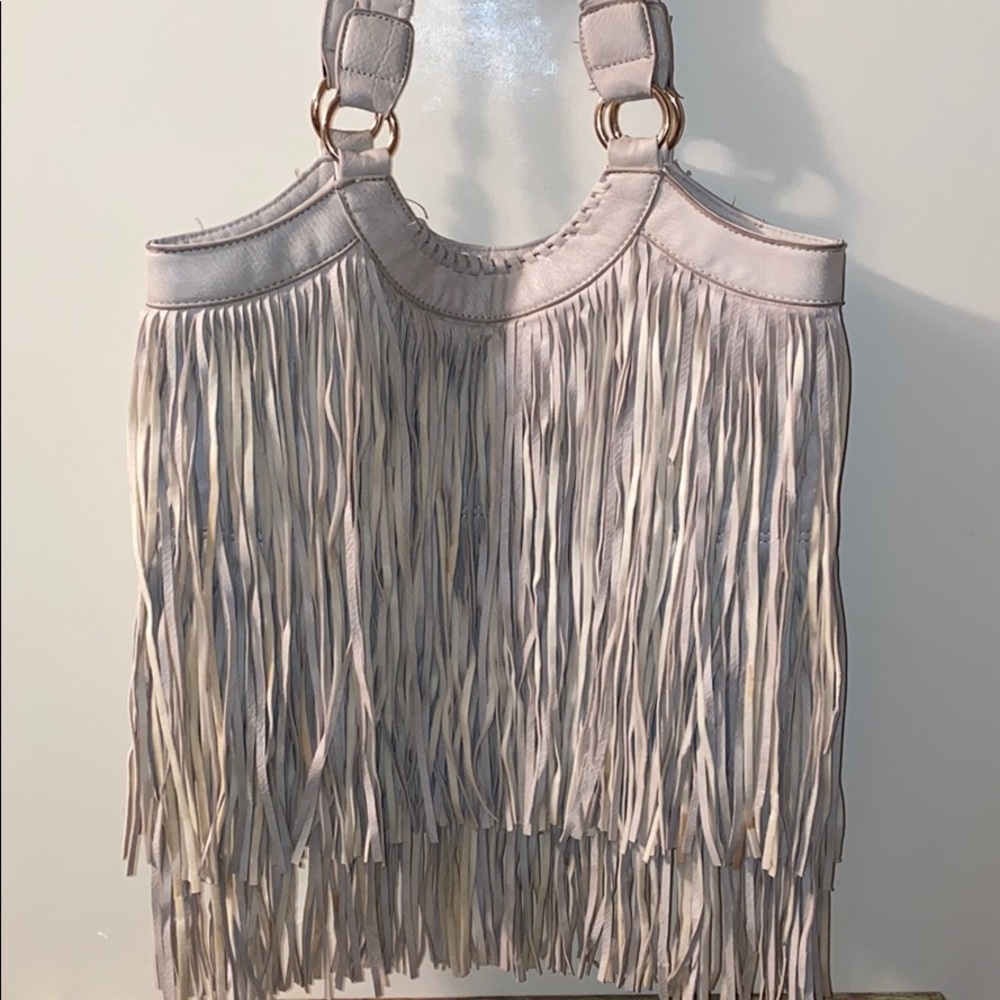 Atmosphere cream fringe shoulder bag